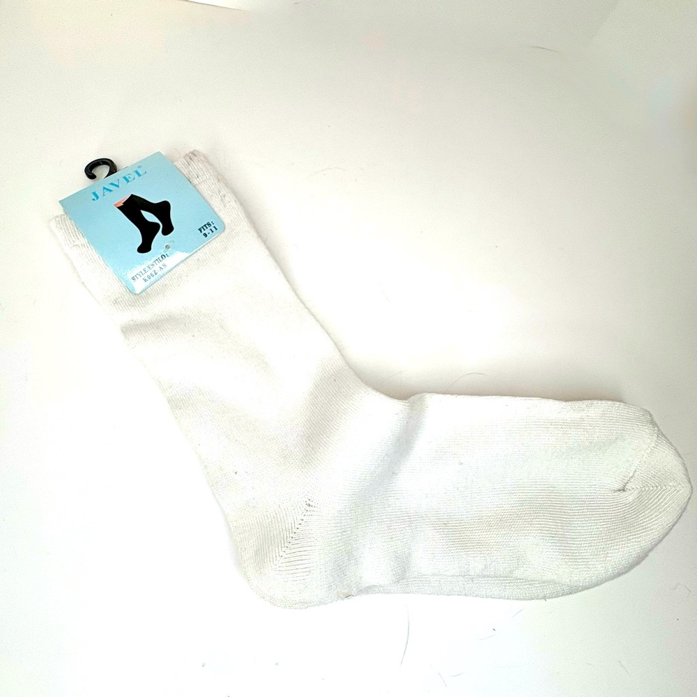New White Ankle Socks NWT